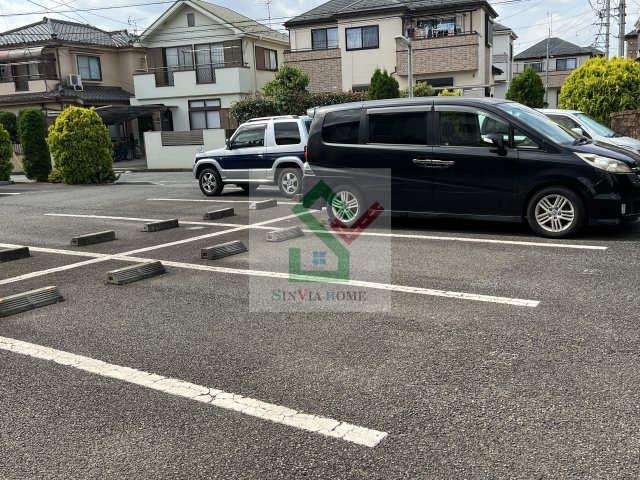 コンフォートテラスBの駐車場