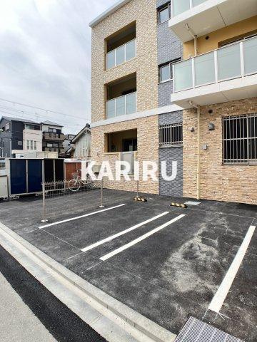 インペリアル大宮の駐車場