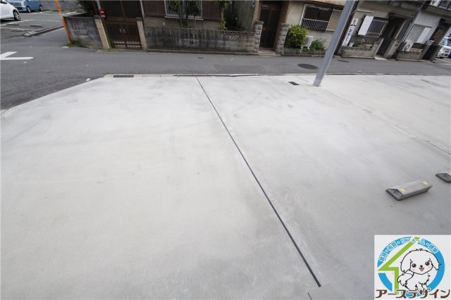ロタス東藤江の駐車場