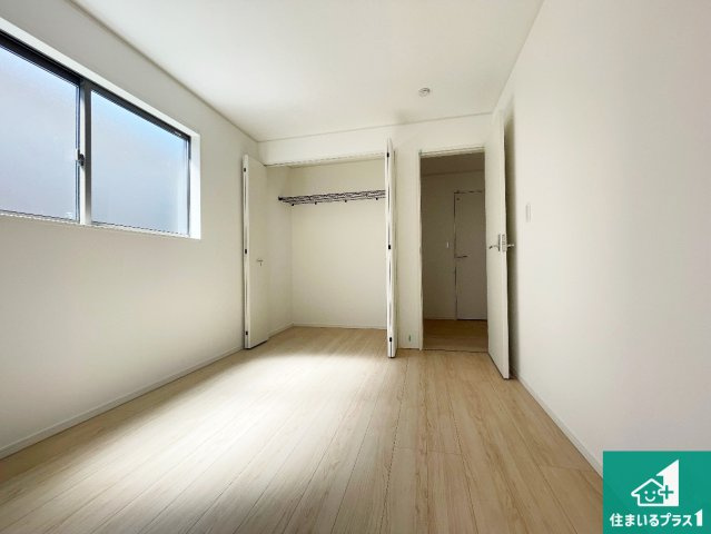 揖保郡太子町鵤　第6期　新築一戸建ての洋室|シンプルな洋室は、自分好みのインテリアが楽しめます♪ご家族とインテリアや家具を選びに行くのは新築購入時の醍醐味の一つです。ぜひお楽しみください♪