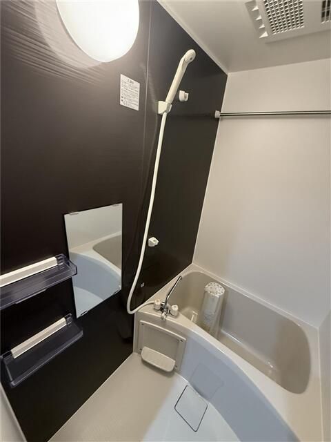 海老名市国分南３丁目のアパートの浴室