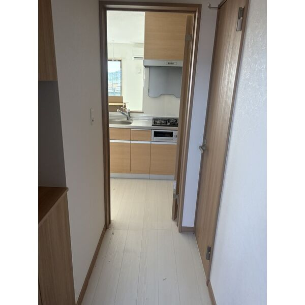 Aubeの玄関|別部屋同間取りのお写真となります。参考にご覧くださいませ。
