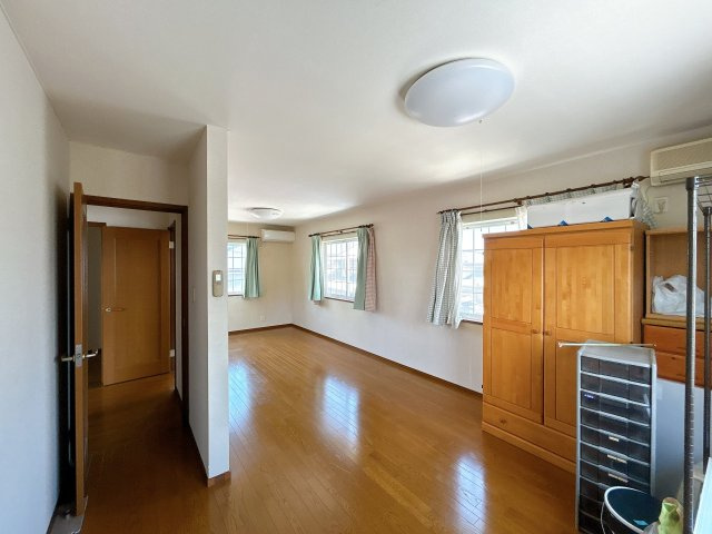 坂井町2丁目　中古戸建の洋室