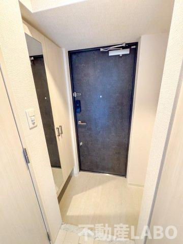 エスリード大阪エヴォルツの玄関