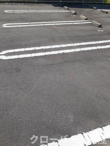 ハーモニー１号館の駐車場