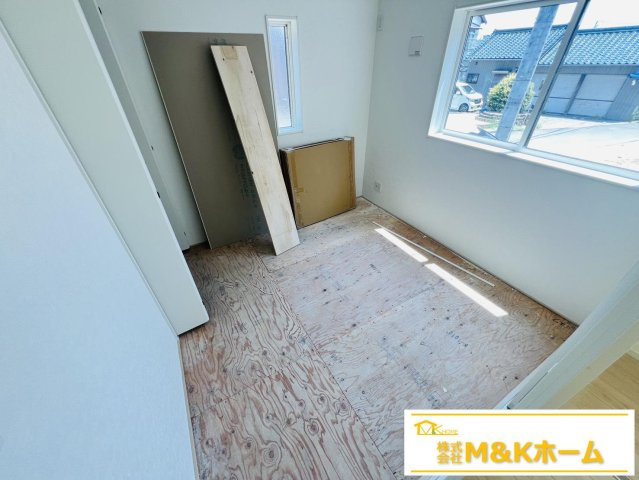 半田市乙川源内林町2丁目　全2棟　1号棟の和室|和室4.5帖！　お子様の遊びスペースとしても活用できます♪