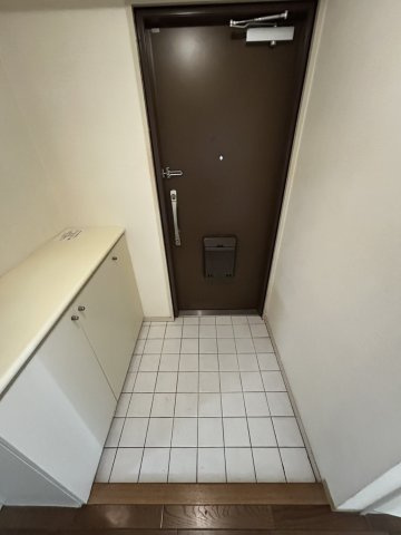 六甲グランドヒルズ２号館の玄関