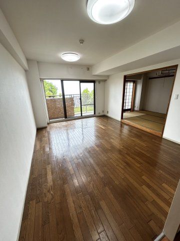 六甲グランドヒルズ２号館の居間・リビング|南向き明るいＬＤＫ