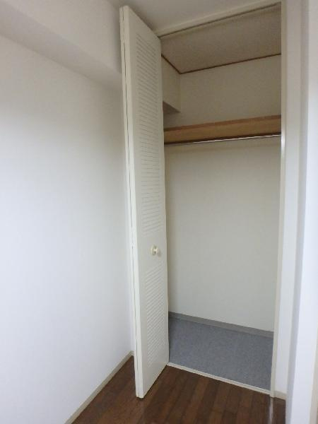 六甲グランドヒルズ２号館の収納|クローゼット