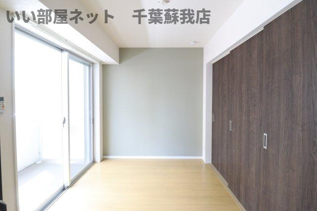 ニュートリノ要の寝室|開放的な寝室です