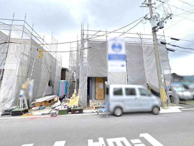 限定３区画分譲◆収納充実のオール電化３ＬＤＫ住宅◆並列駐車２台可能◆リーブルガーデン亀岡篠町篠上西裏の外観|１号棟外観（現在建築中：写真撮影令和８年６月９日）