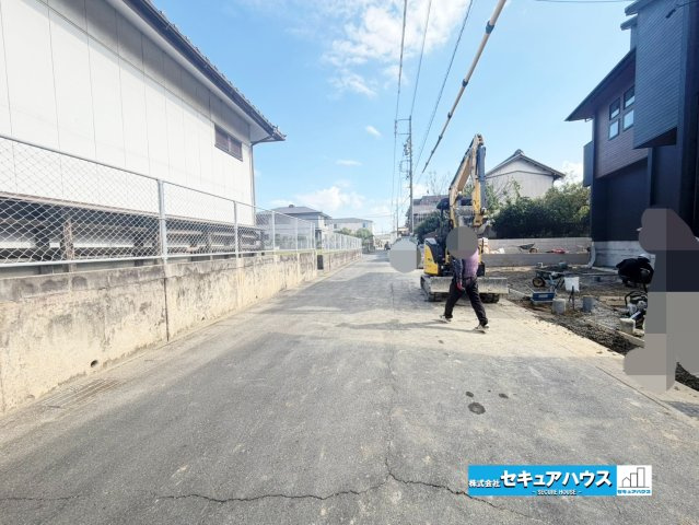 【同施工物件ご案内可能】知多市新知東町　全2棟の前面道路含む現地写真|事前予約にて現地ご見学いただけます！お気軽にお問い合わせください♪
■株式会社　セキュアハウス■
住宅ローンに強く、知識、経験豊富なスタッフ在籍
お客様に寄り添い、ご成約後もサポート致します