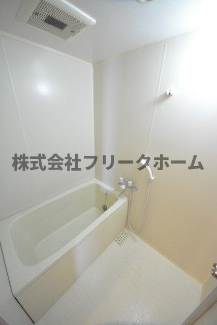 武蔵野市境南町５丁目の賃貸マンションの浴室