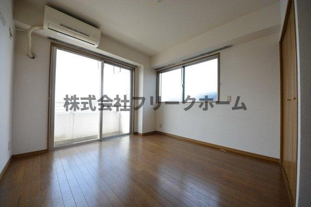 武蔵野市境南町５丁目の賃貸マンションの寝室