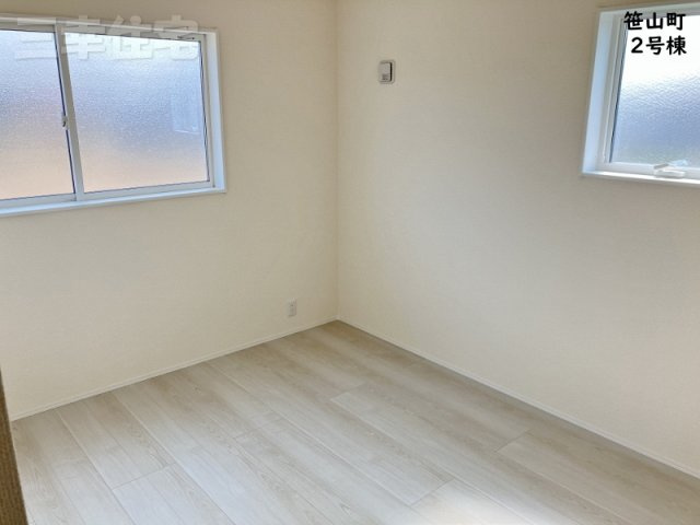 碧南市笹山町　２棟建ての洋室|洋室6帖