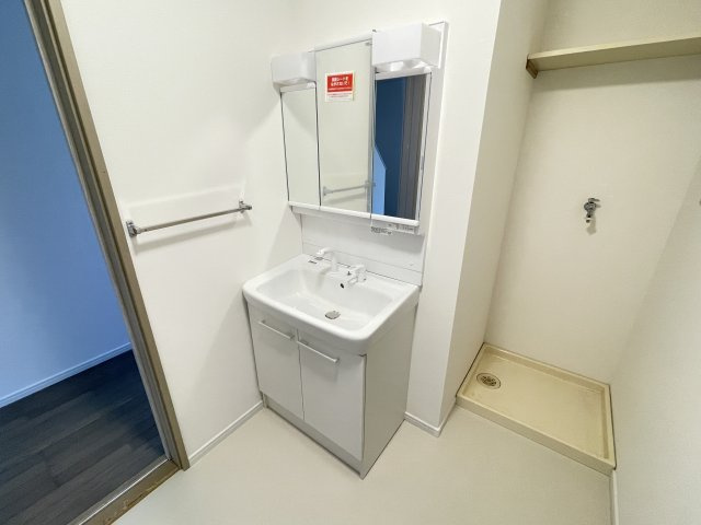丹波篠山市住吉台の中古一戸建の独立洗面台