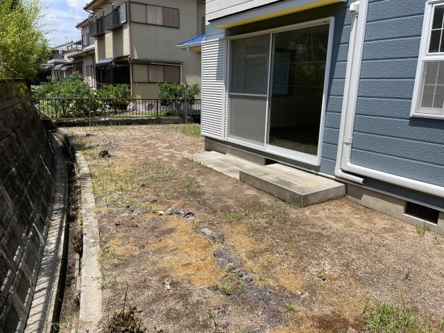 丹波篠山市住吉台の中古一戸建の庭