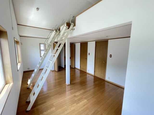 丹波篠山市住吉台の中古一戸建の洋室