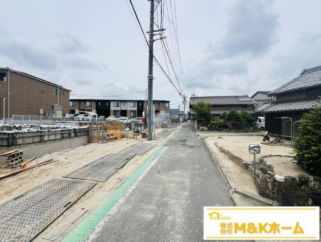 半田市乙川源内林町2丁目　全2棟　2号棟の前面道路含む現地写真|R8.6.14撮影　床下収納あり！