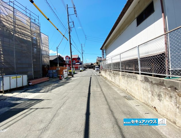 【同施工物件ご案内可能】知多市新知東町　全2棟の前面道路含む現地写真|事前予約にて現地ご見学いただけます！お気軽にお問い合わせください♪
■株式会社　セキュアハウス■
住宅ローンに強く、知識、経験豊富なスタッフ在籍
お客様に寄り添い、ご成約後もサポート致します。