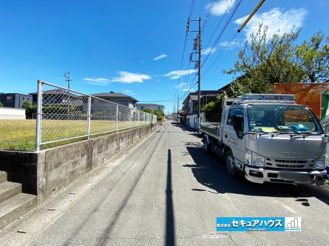 【同施工物件ご案内可能】知多市新知東町　全2棟の前面道路含む現地写真|事前予約にて現地ご見学いただけます！お気軽にお問い合わせください♪
■株式会社　セキュアハウス■
住宅ローンに強く、知識、経験豊富なスタッフ在籍
お客様に寄り添い、ご成約後もサポート致します