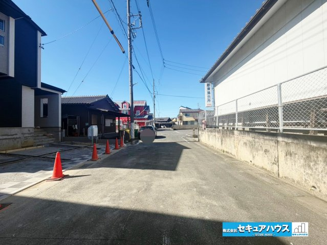 【同施工物件ご案内可能】知多市新知東町　全2棟の前面道路含む現地写真|事前予約にて現地ご見学いただけます！お気軽にお問い合わせください♪
■株式会社　セキュアハウス■
住宅ローンに強く、知識、経験豊富なスタッフ在籍
お客様に寄り添い、ご成約後もサポート致します