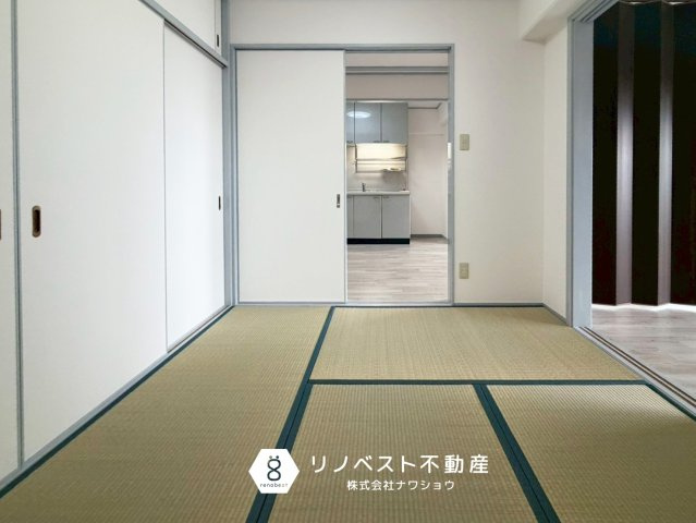 レック鴻池マンションの和室|約4.5帖の和室♪
ダイニングと洋室への出入りが可能◎動線が便利なお部屋です♪