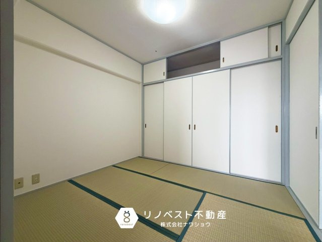 レック鴻池マンションの和室|上部まで収納たっぷり◎
畳なので、素材が柔らかくお子様の遊び場にもピッタリ◎