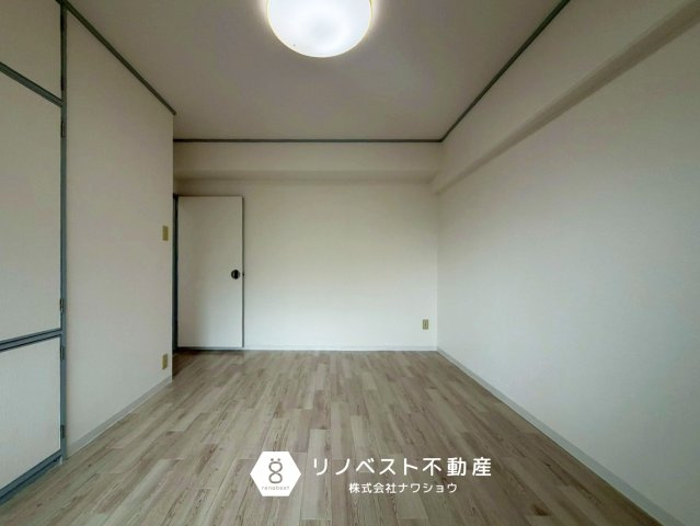 レック鴻池マンションの洋室|寝室や子供部屋にもおすすめ♪
窓も付いているので、換気もしっかりできます◎