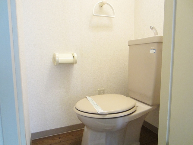 メゾン西ヶ原のトイレ|清潔感のあるおトイレですよ。
