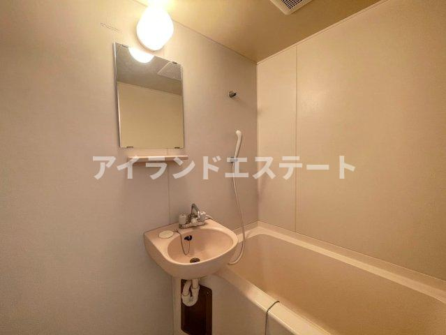 サンブリッジコーポ　バストイレ別　温水洗浄便座　陽当たり良好の浴室|※別号室参考写真