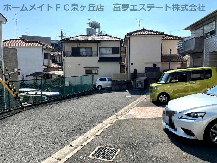 ファミリーパルの駐車場