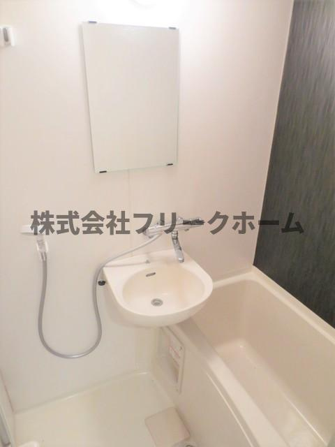 武蔵野市境１丁目の賃貸マンションの浴室
