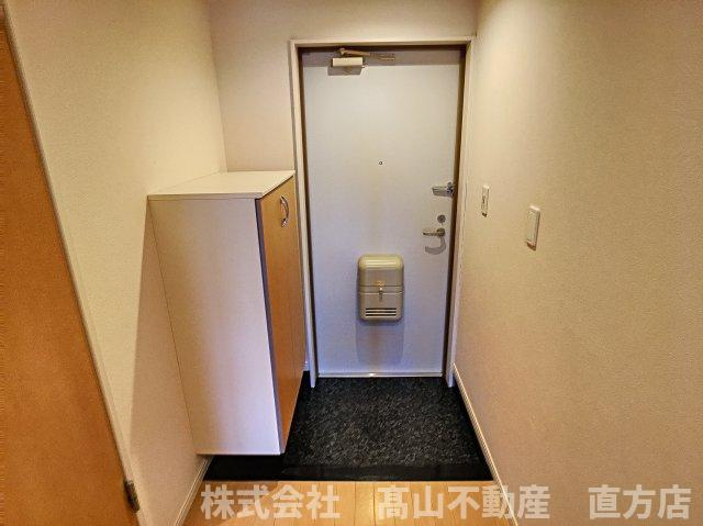 直方市大字感田のアパートの玄関
