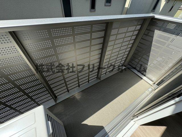 小金井市緑町５丁目のアパートのバルコニー