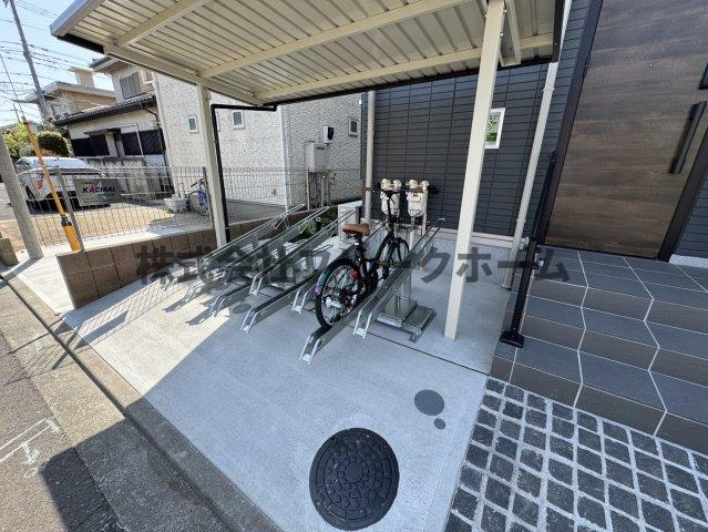 小金井市緑町５丁目のアパートの駐車場