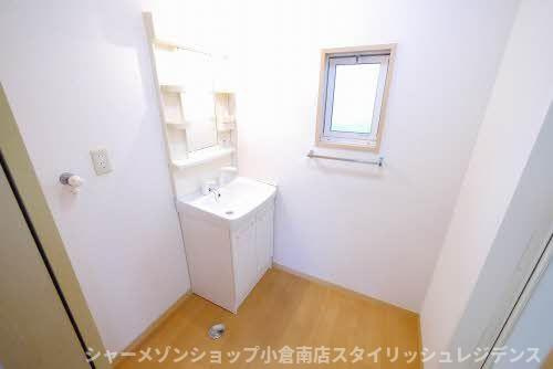 シャーメゾン朽網　Ｂ棟　の洗面所