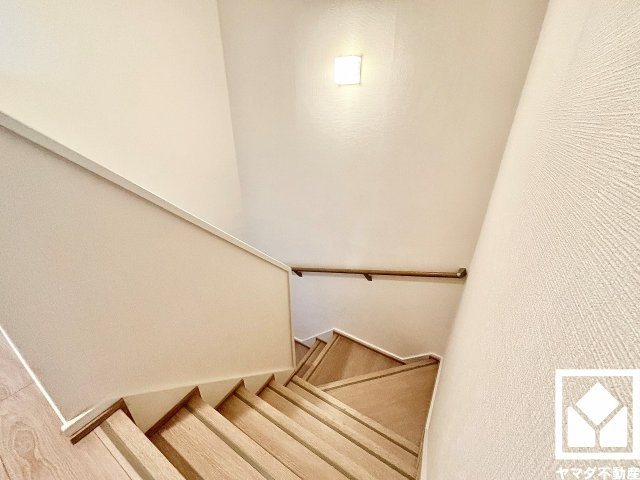武庫川樹のまち第一第一三号棟のその他|戸建感覚でお住まいいただけるメゾネットのお部屋です。階層によって用途を分けられるため、家族それぞれのプライバシーも確保しやすい設計です。