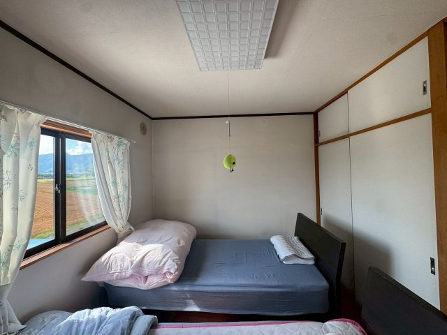 芳田戸建中古の寝室