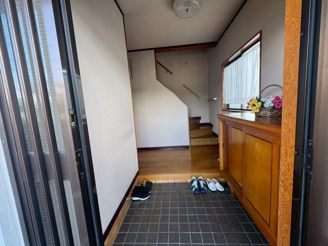 芳田戸建中古の玄関
