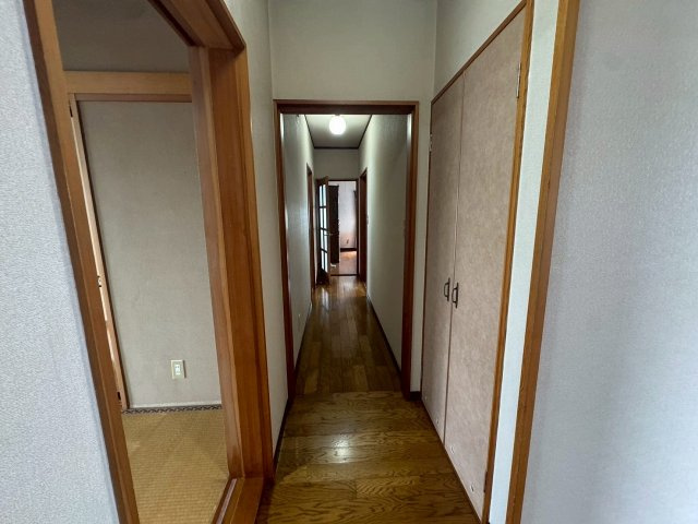 芳田戸建中古の玄関