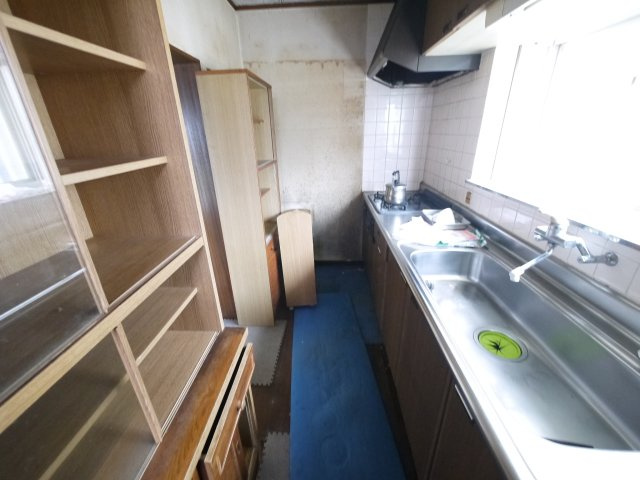 大網白里市細草　中古戸建のキッチン|４LDK　白里海岸まで車約6分　残置物撤去中　間取り図作成中　