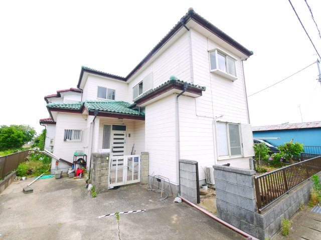 大網白里市細草　中古戸建の外観|４LDK　白里海岸まで車約6分　残置物撤去中　間取り図作成中　