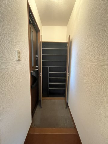 グランシャリオ堀川Ｄ棟の洋室|イメージ102号室の写真（反転あり）