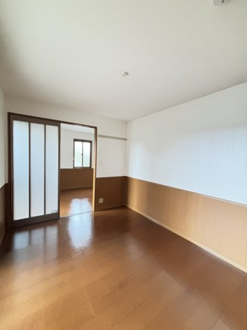 グランシャリオ堀川Ｄ棟の洋室