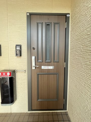 グランシャリオ堀川Ｄ棟の玄関