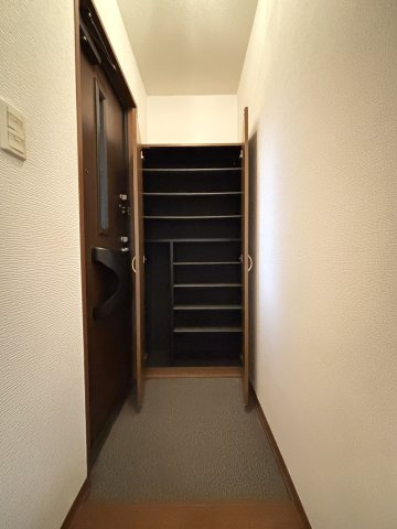グランシャリオ堀川Ｄ棟の収納