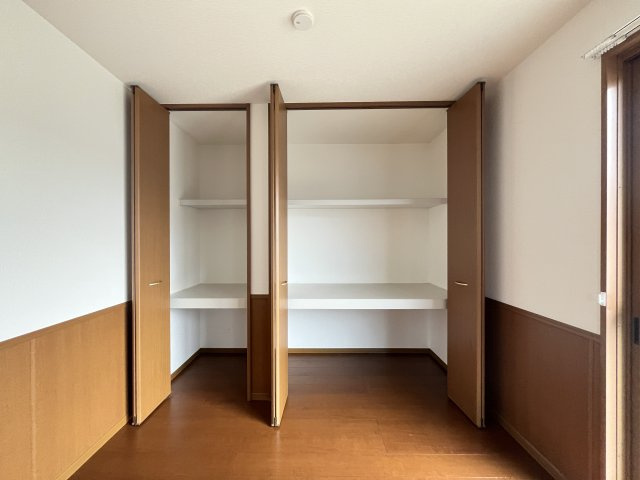 グランシャリオ堀川Ｄ棟のトイレ|イメージ102号室の写真（反転あり）