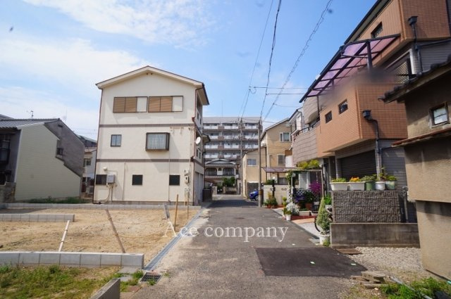 【前面道路含む現地写真】 | 平野区西脇1丁目　【1号棟/全2棟】 | 【前面道路：幅員約4ｍ】