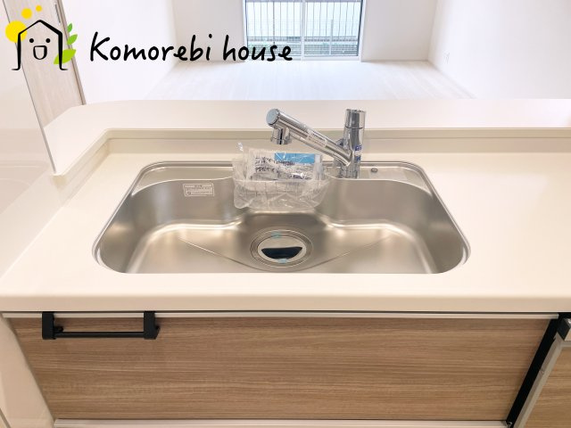 さいたま市西区中野林　新築一戸建て　ブルーミングガーデン　01のキッチン|26.06.15　撮影済み